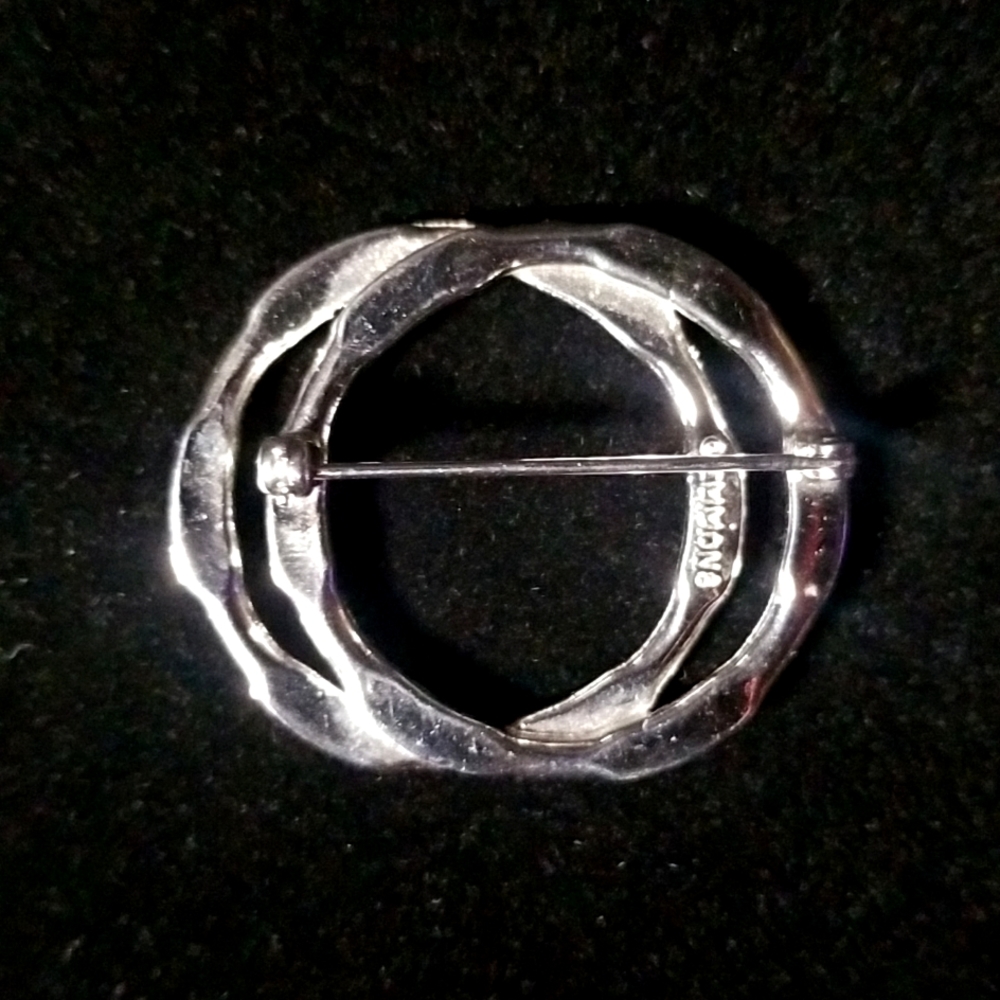 Vintage Signed Emmons Silver Brooch, Double Open Circles, Hammered Details - Picture 6 of 6